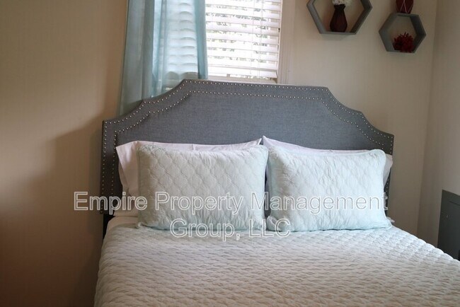 Photo - 2208 Kingswood Dr