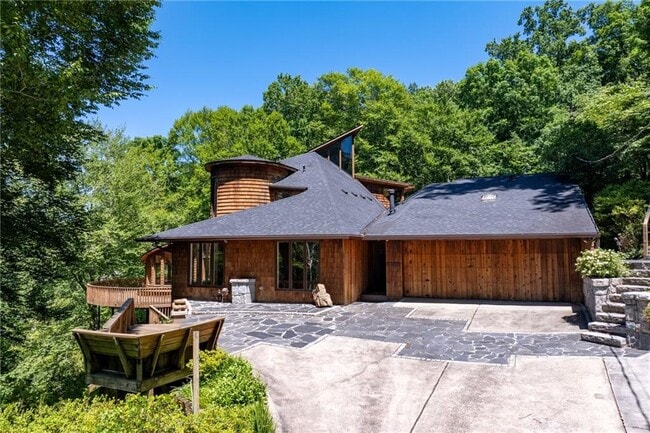 Photo - 120 Laurel Dr NE
