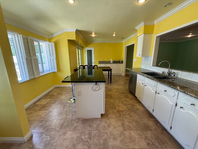 Photo - 1162 Panorama Dr