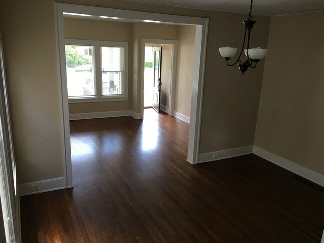 Building Photo - 42 Bennett Ave Unit 2