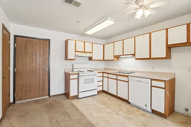Wyndam Place Senior Residence - Lawrence