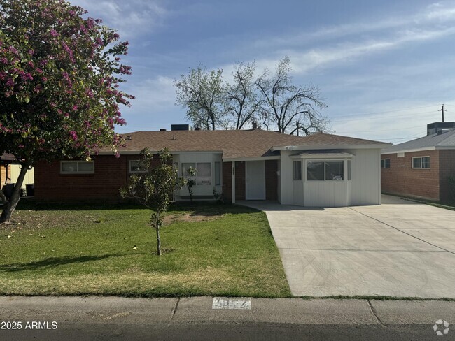 Building Photo - 1807 E Luke Ave Rental
