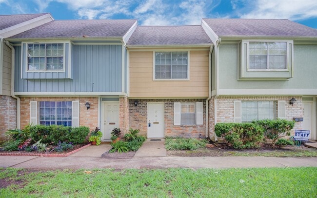 Building Photo - 8102 Amelia Rd Unit 307 Rental