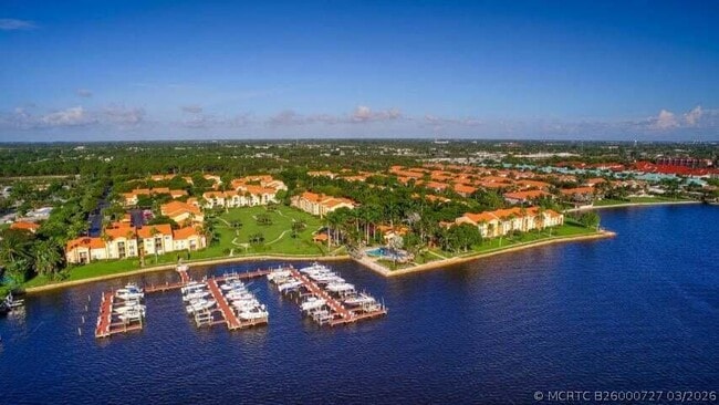 Photo - 145 Yacht Club Way Unit 304