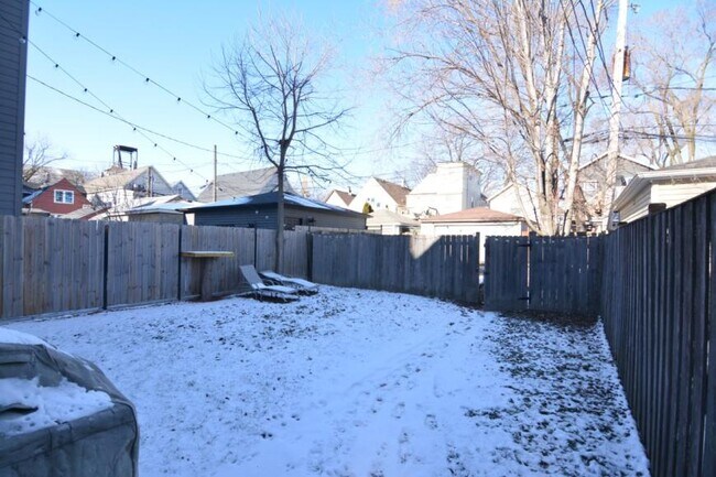 Photo - 2 bedroom in Chicago IL 60647 Unidad 1