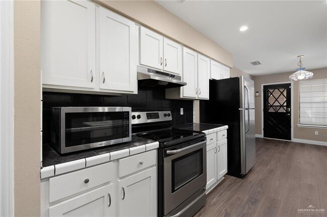 Photo - 11 Cardinal Ave