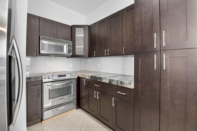 Photo - 2515 Venetian Ct