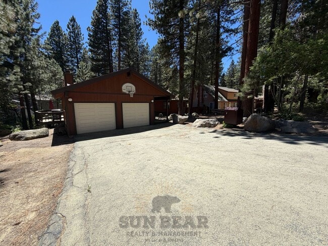 Building Photo - Bedroom Home in Incline with Garage - Dog Friendly