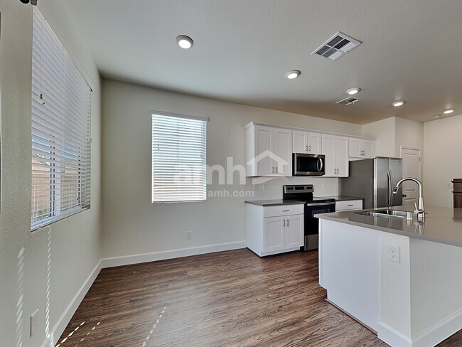 Photo - 1714 Macchia Ave