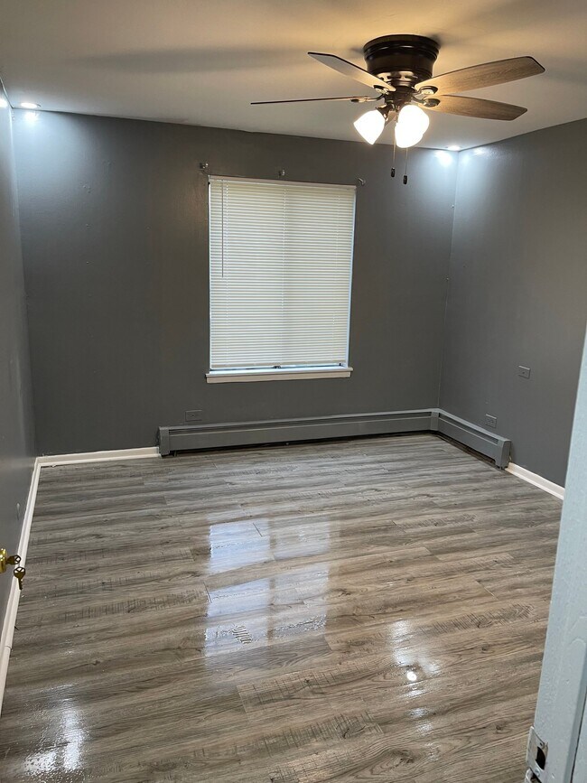 443 E 192nd St Unit 2E