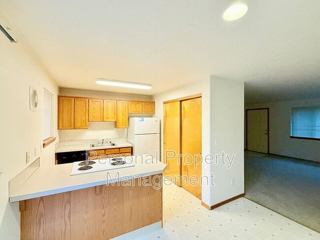 Photo - 3360 L St
