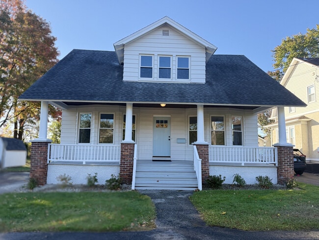 Building Photo - 29 Redfield Rd