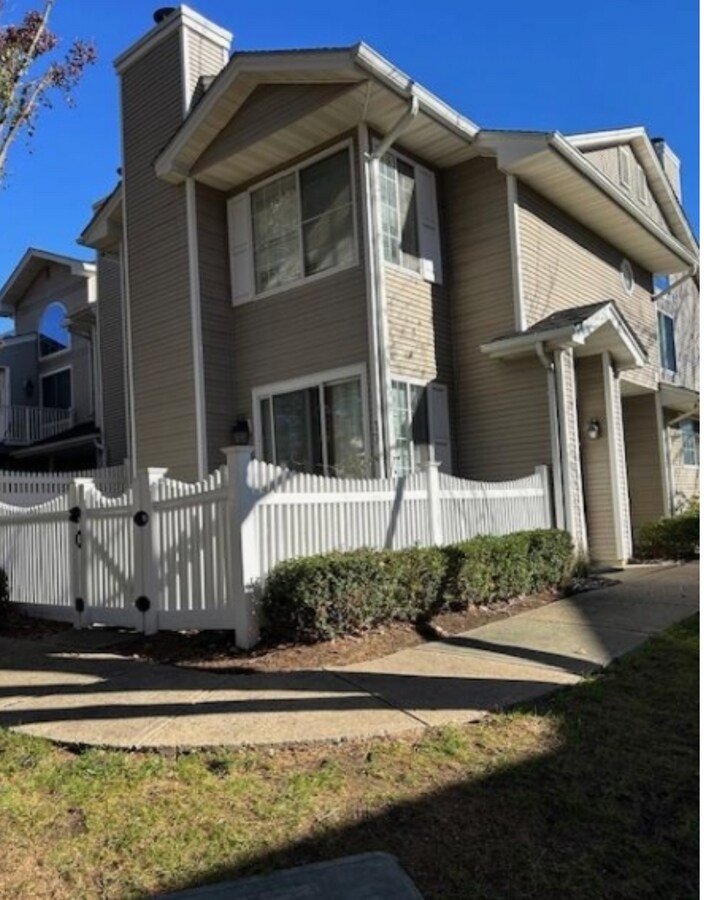 Photo - 17 Crestmont Rd