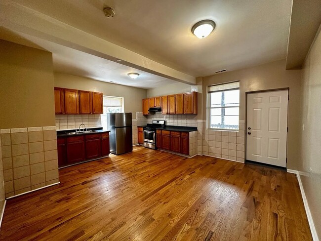 Photo - 1528 N Avers Ave Unit 1S