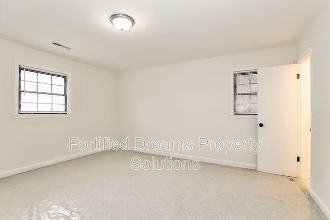 Photo - 2732 Knob Hill Dr