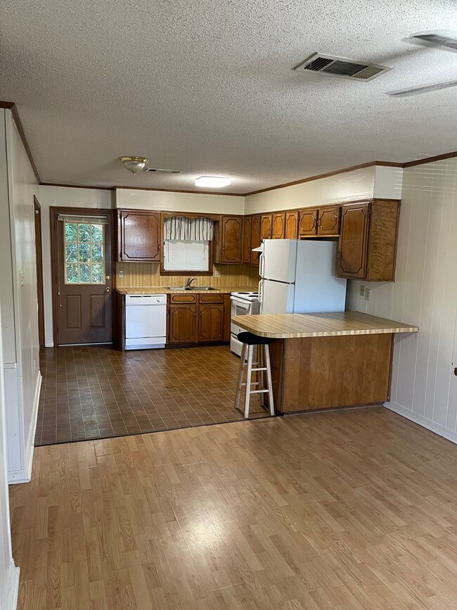 Photo - Two bedroom duplex on Sybil Drive. Unidad 1135 Sybil Dr