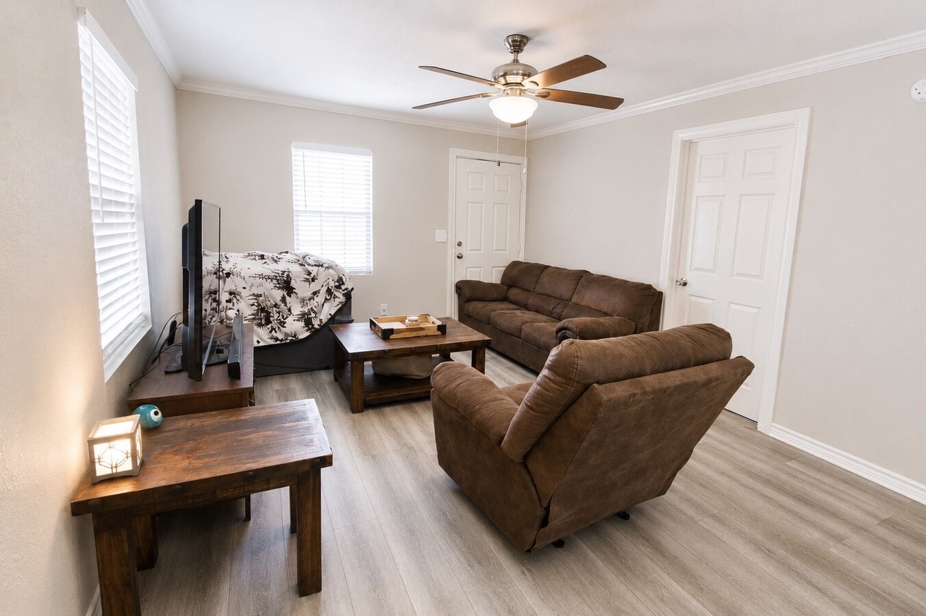 Photo - 1422 Papendorf Ln
