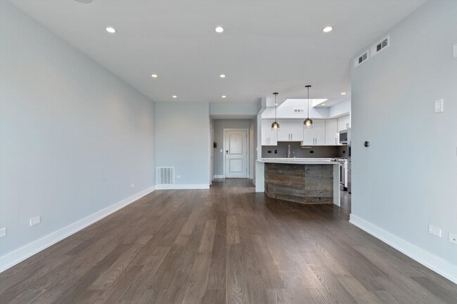Photo - 635 Perrie Dr Unit 604