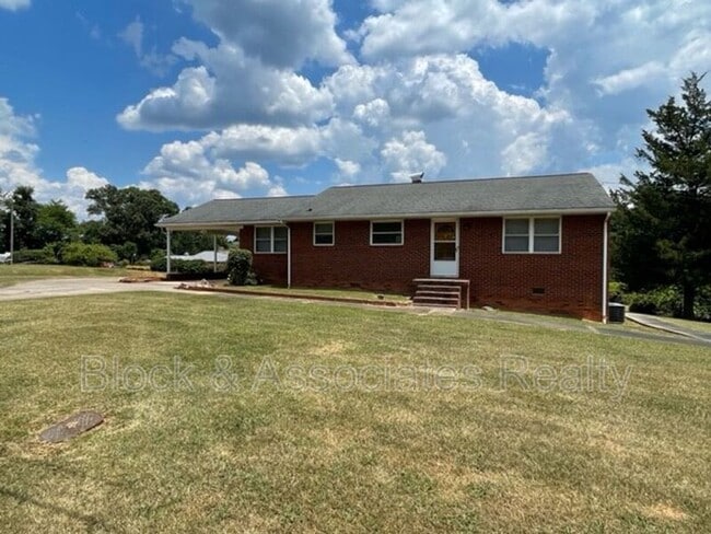 Building Photo - 1542 N Tremont Dr