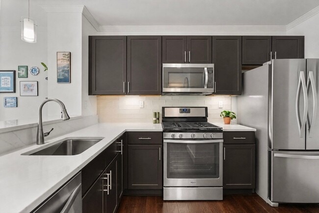 Photo - 320 Maverick St Unit 303