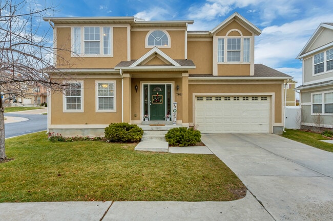 Building Photo - 7611 S Yellowwood Ln