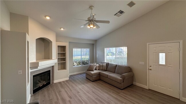 Photo - 5252 Island Chain Rd