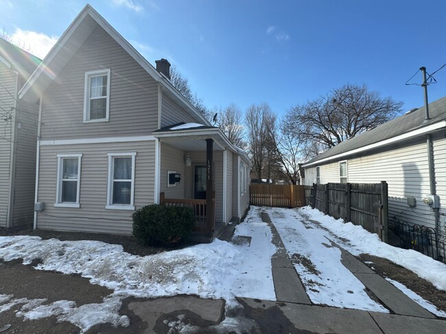 North East Grand Rapids 3Bed 1Bath - North East Grand Rapids 3Bed 1Bath House