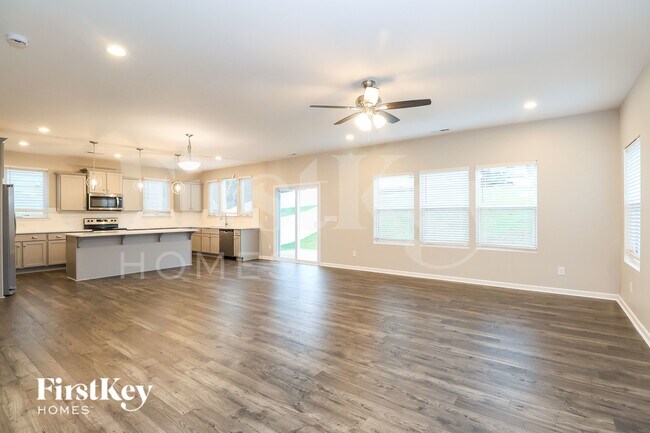 Photo - 124 Benford Dr