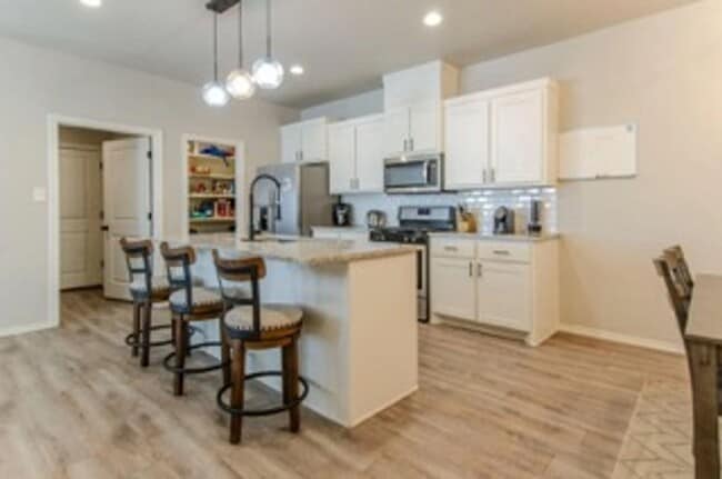 Photo - 4 Bedroom 2 Bath Unit, Frenship ISD!