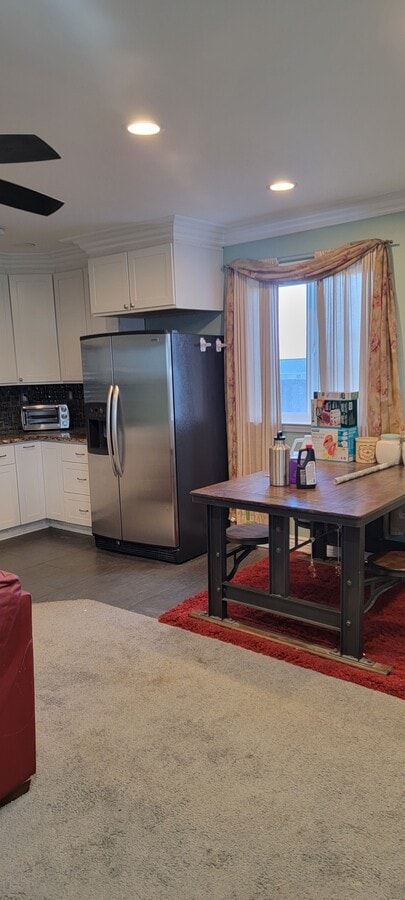 Área de comedor - 3800 Hillsdale Dr Unidad Studio Available