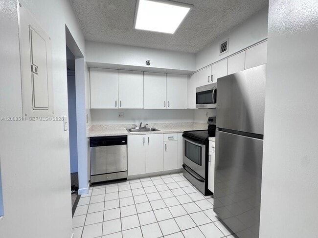 Photo - 3300 NE 191st St Unit 516