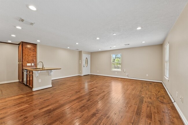 Photo - 511 Turner Dr