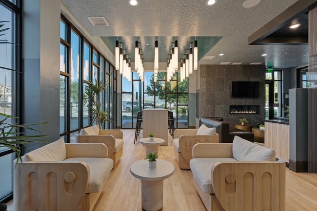 Photo - SevenO2 Main Apartments