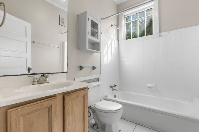 Photo - Laurelton Oaks