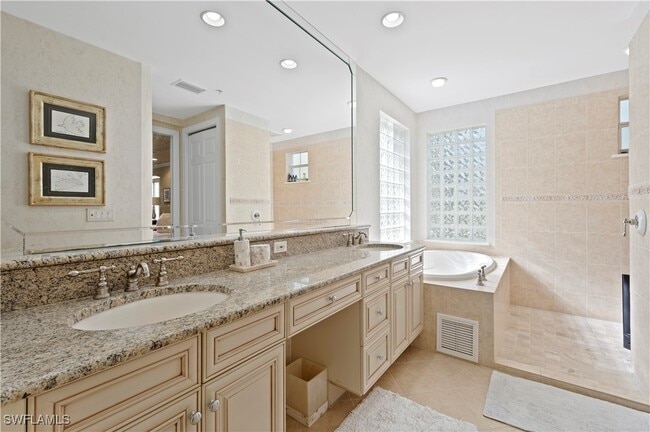 Building Photo - 2809 Tiburon Blvd E Unit 2
