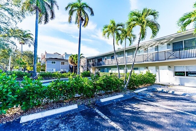 Building Photo - 95 Edgewater Dr Unit 105 Rental