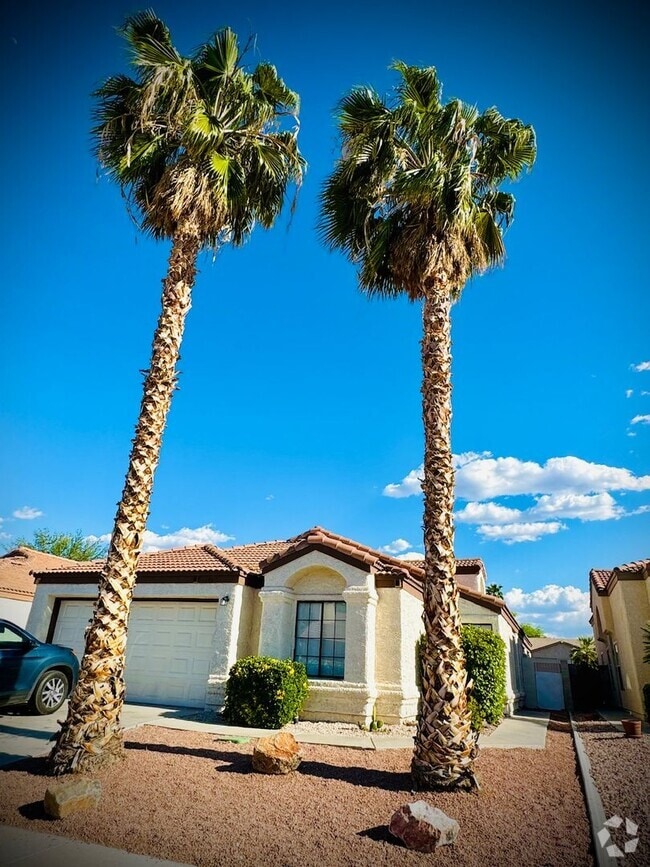 Building Photo - WONDERFUL 3 BEDROOM SINGLE STORY HOME IN T...