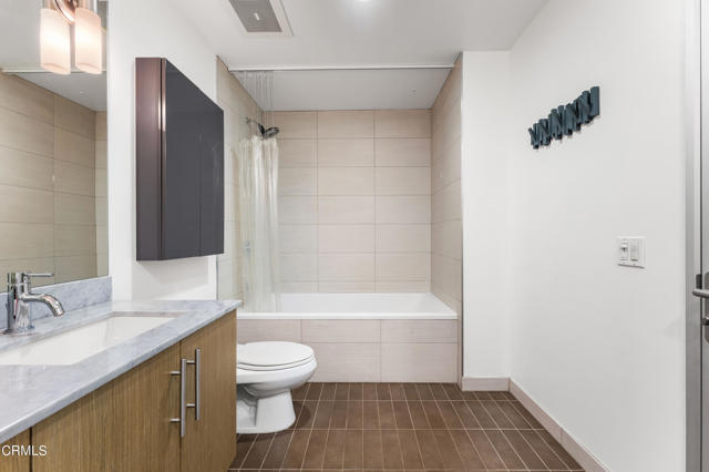 Photo - 530 S Hewitt St Unidad 427