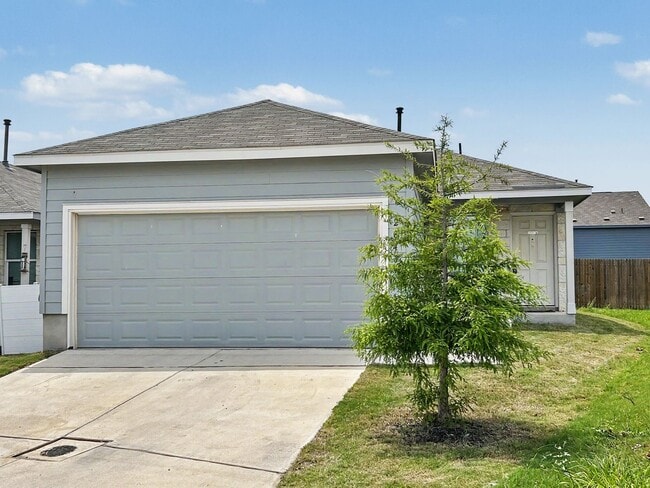 Building Photo - Charming Single-Story Converse Home