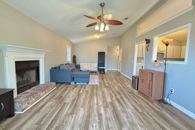 1233 Riyadh Rd