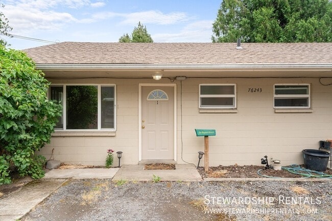 Building Photo - 76243 Gale St Unit 1