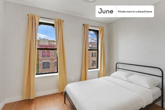 Building Photo - Room in Shared 4 bed/1 bath home in Crown Heights