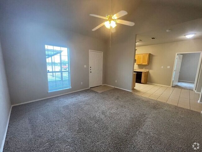 Building Photo - ((MOVE IN SPECIAL!) ~AMAZING ((3/2)) Duple... Rental