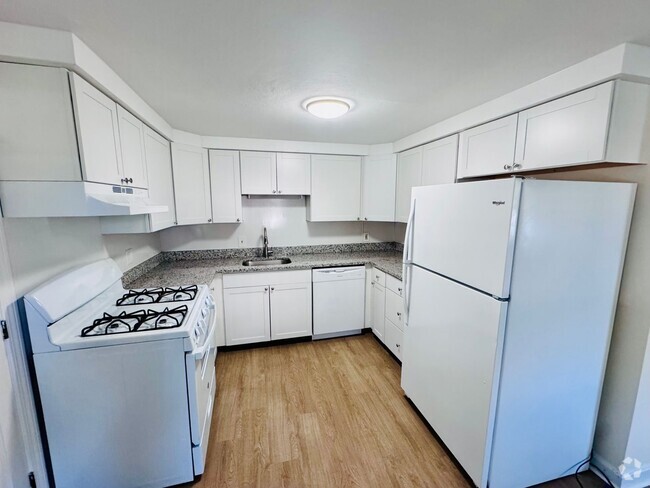 Building Photo - 413 High St Unit E Rental