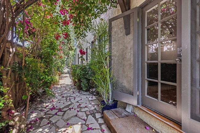 Photo - 720 N Harper Ave