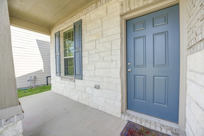 Photo - 338 Shady Cedar Hl Ln