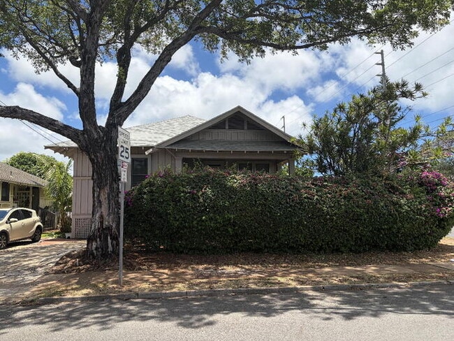 Building Photo - To register for the showing time, note the 4 digit code: 3703 and click "APPLY NOW."(mobile:orang...