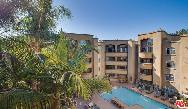 Building Photo - 7660 Beverly Blvd Unit 263 Rental