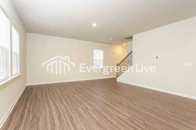 Photo - 5567 Hydrangea St