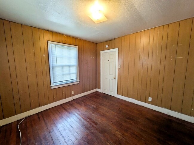 Building Photo - 690-690 1/2 W Irby St Unit 690 1/2 W Irby St (ABP) - RTR 07/20/26